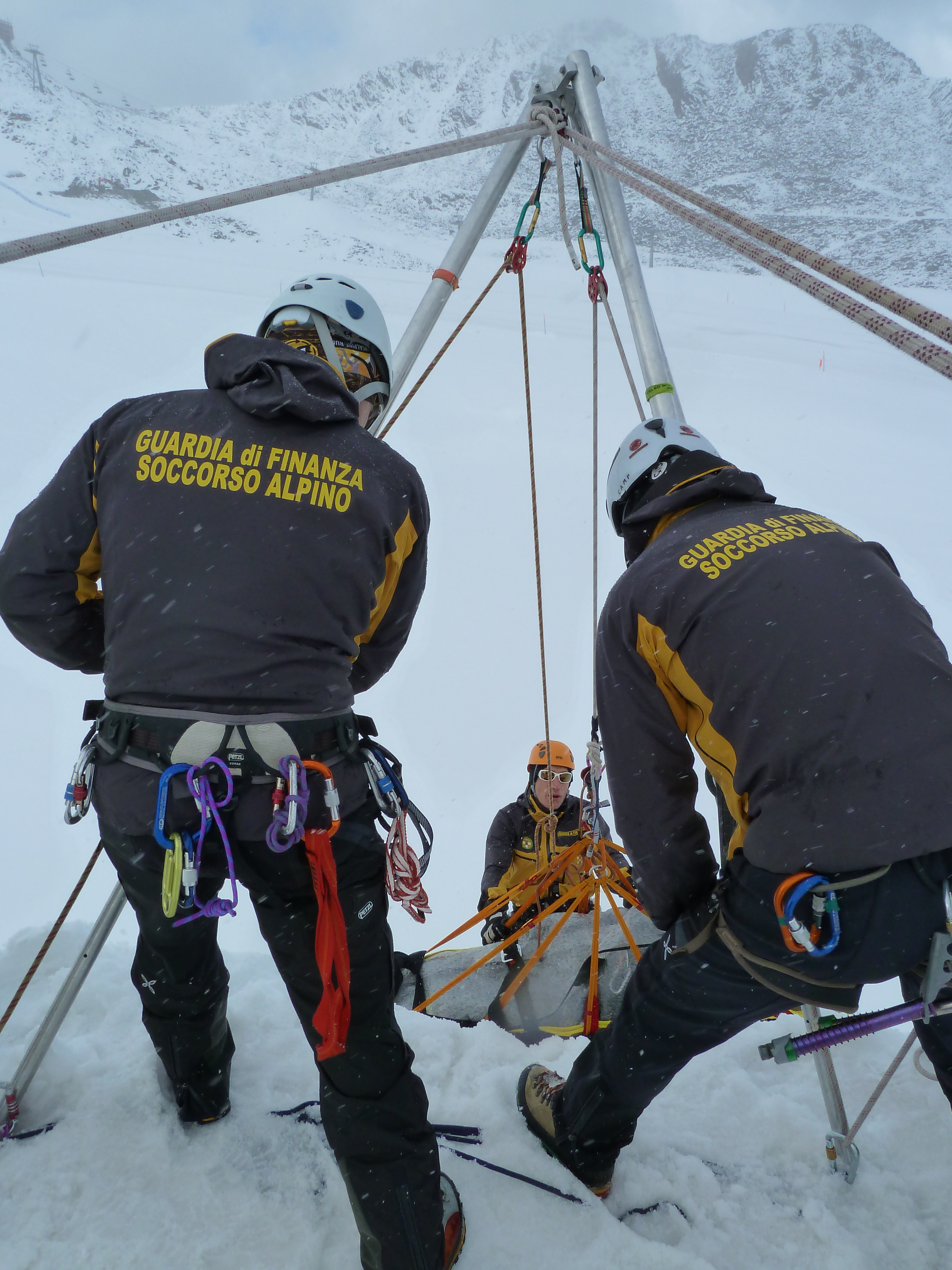Soccorso alpino GdF, concorso per 33 allievi Soccorso alpino GdF, concorso per 33 allievi
