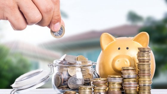 Italiani poco ottimisti e risparmiatori