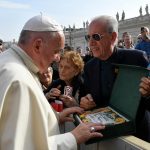 #QdS40, una targa per omaggiare Papa Francesco, un simbolo d’affetto da parte di tutti i siciliani