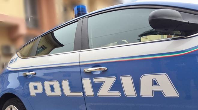Palermo, arrestati due presunti borseggiatori seriali