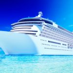 Tragedia in crociera, precipita in mare e scompare: il corpo disperso tra le acque