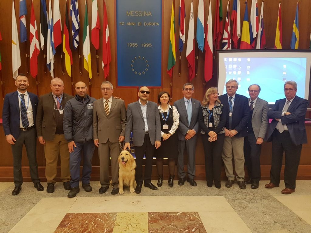 Galleria foto 'Ipovisione, l’apprensione per gli schermi blu e i led' - foto 1