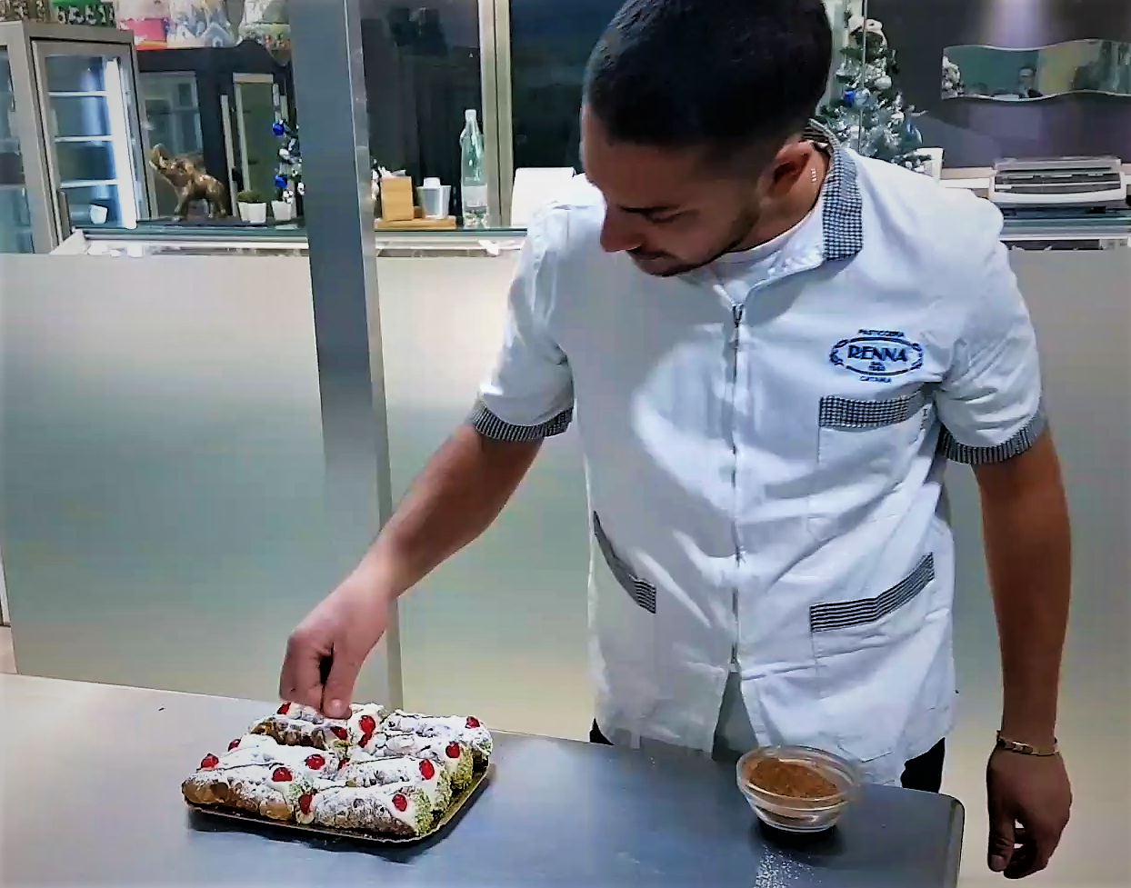 Gastronomia, la “guerra” Catania Palermo si sposta sul cannolo