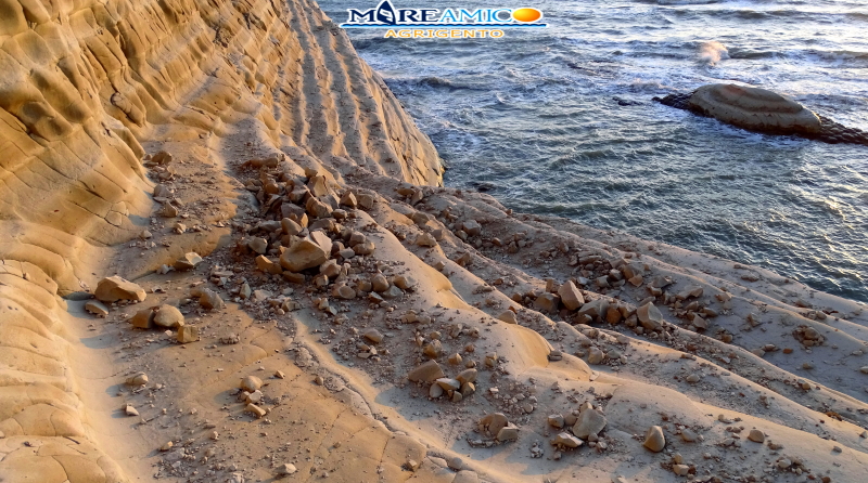 Galleria foto 'Dissesto idrogeologico, la Scala dei Turchi si sta sbriciolando' - foto 5