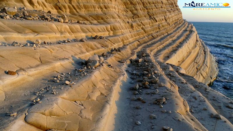 Galleria foto 'Dissesto idrogeologico, la Scala dei Turchi si sta sbriciolando' - foto 3