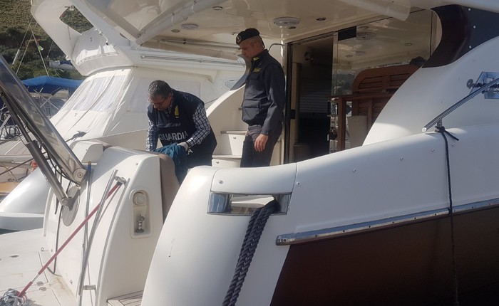 Fisco, mezzo milione e uno yacht sequestrati a imprenditrice Fisco, mezzo milione e uno yacht sequestrati a imprenditrice