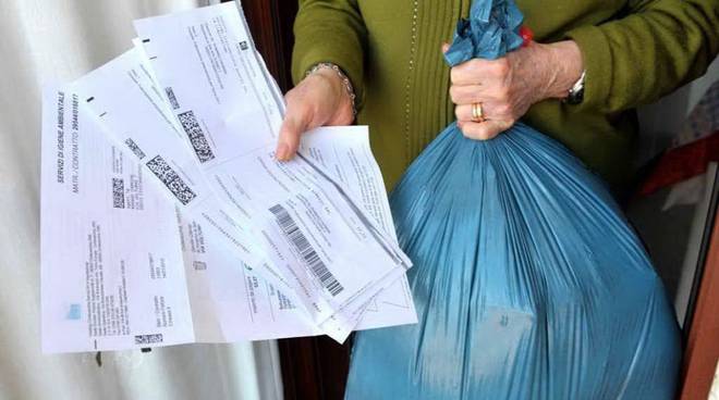 Caltanissetta, cittadini contro l’aumento Tari