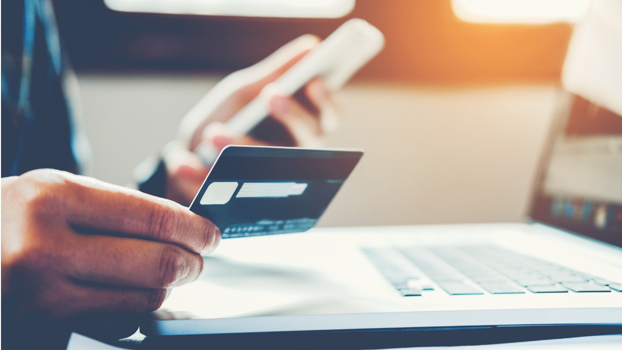 Conti correnti online, aumenti del 29%