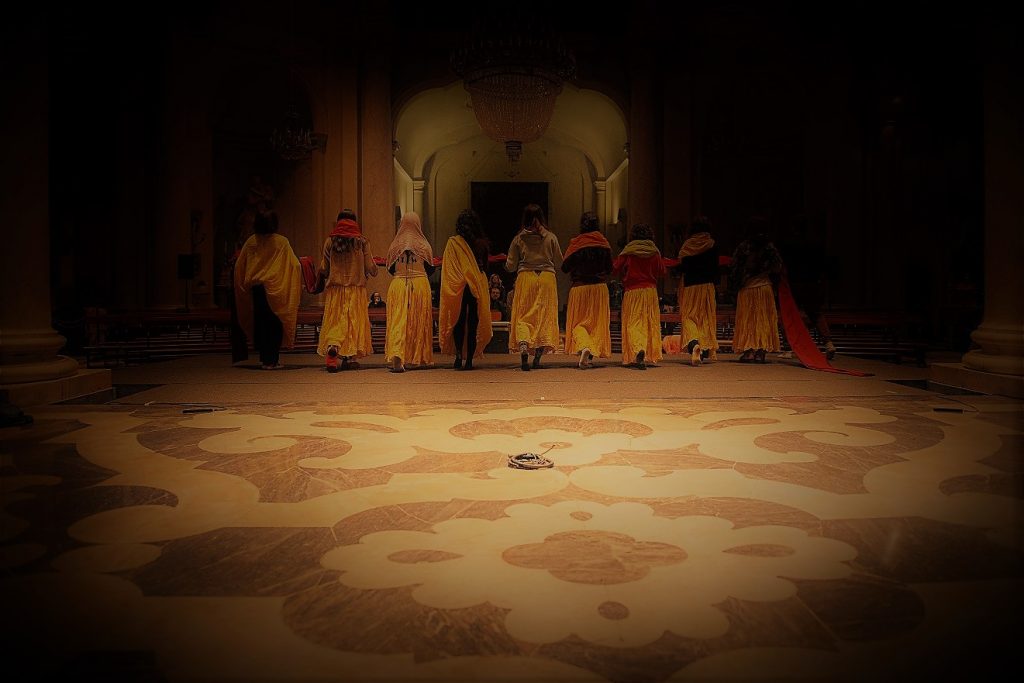 Galleria foto 'Teatro, “Agata, la Santa fanciulla”, luci nella Badia' - foto 1