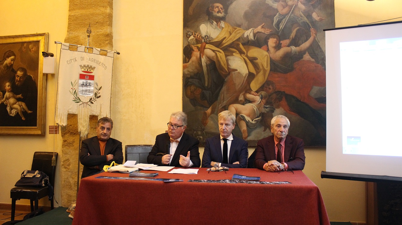 Mandorlo in Fiore nel segno della contaminazione