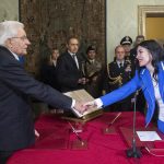 Scuola, Lucia Azzolina giura nelle mani di Sergio Mattarella
