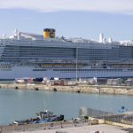 Coronavirus, in seimila isolati sulla nave da crociera