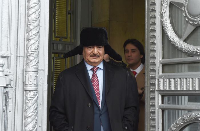 Libia, Haftar lascia la Russia e non firma la tregua
