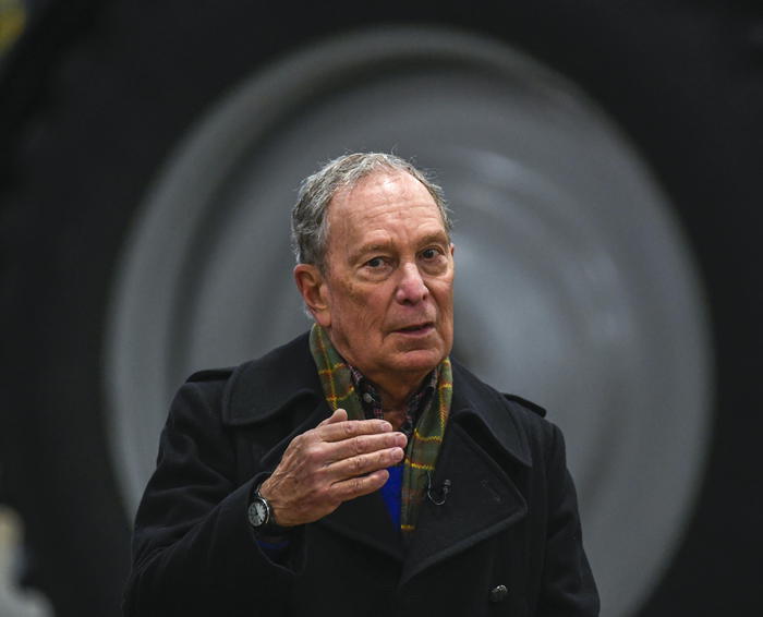 Usa, Bloomberg, “un miliardo per cacciare via Trump”