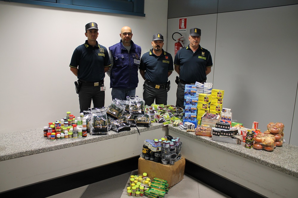 Traffico di farmaci, sequestri nell’aeroporto di Palermo