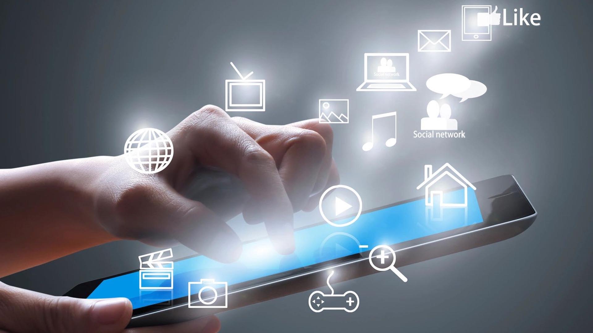 Una persona su due influenzata dai Social negli  acquisti