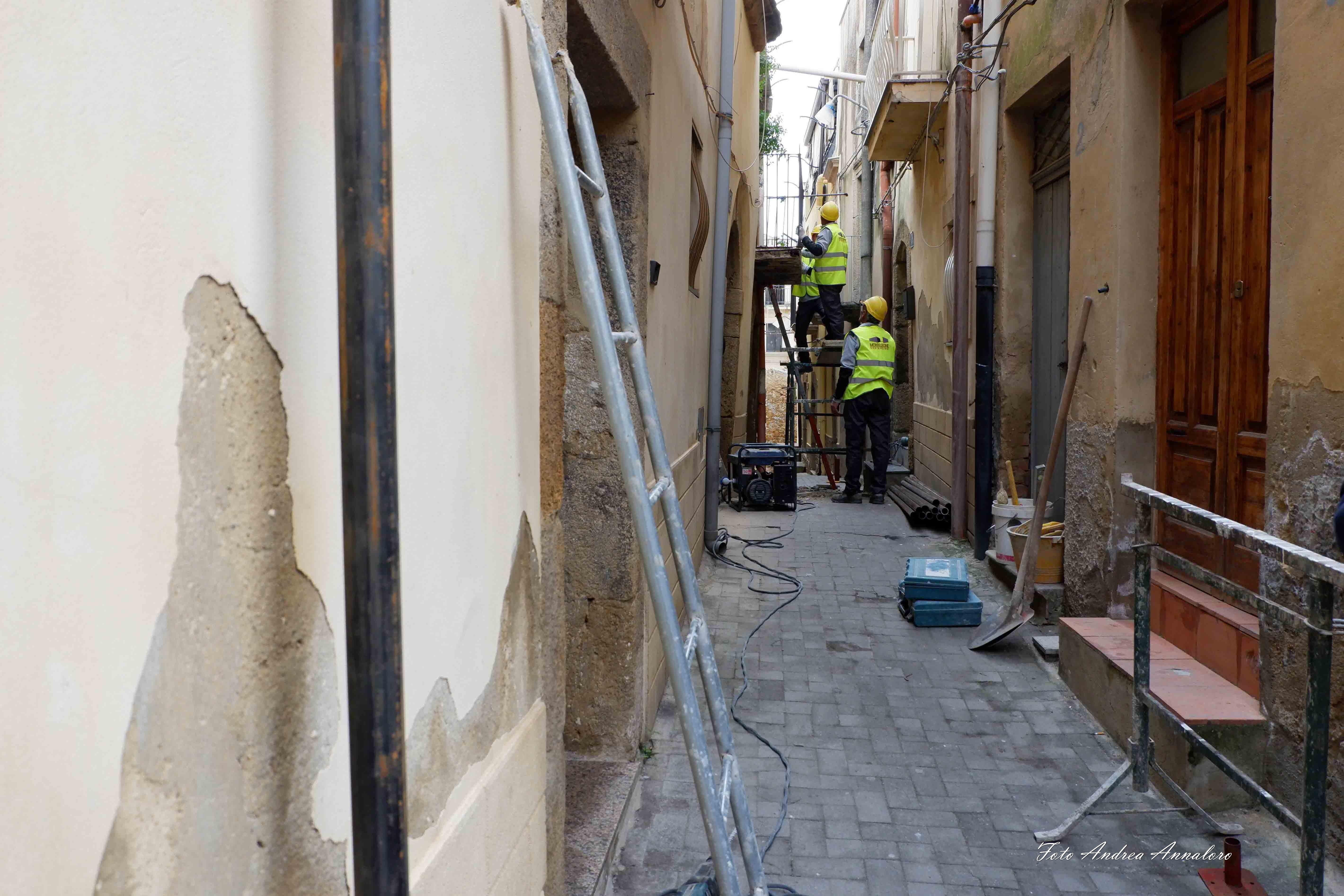 Caltagirone, Via Lesina, sopralluogo dopo il crollo