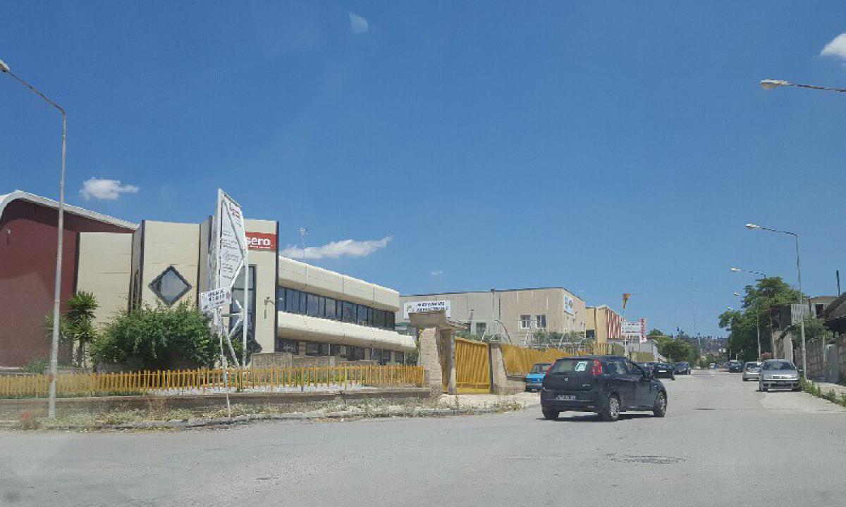 Caltanissetta, ex Asi fra strade, verde e capannoni