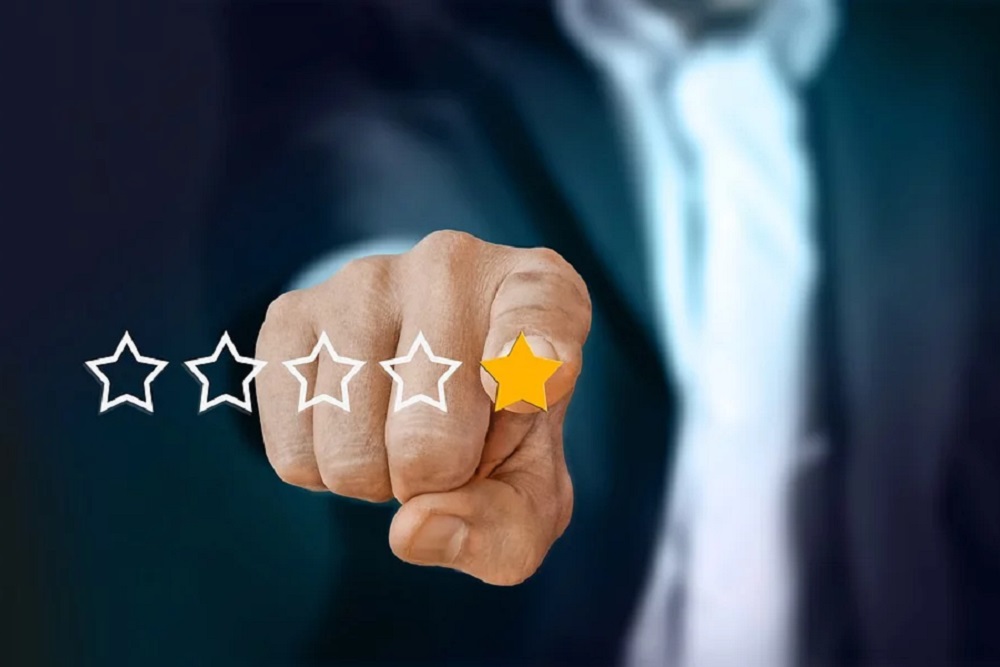 Google, costretta a identificare l’utente  che ha recensito uno studio dentistico