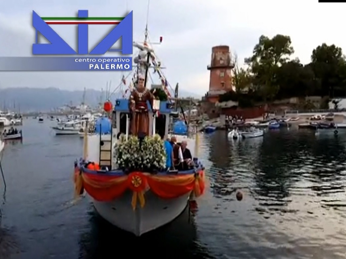 Il Santo, il boss e la barca: dall’Arcidiocesi di Palermo dura condanna contro la mafia