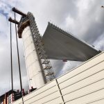 Ponte Morandi di Genova, varato maxi impalcato su torrente Polcevera