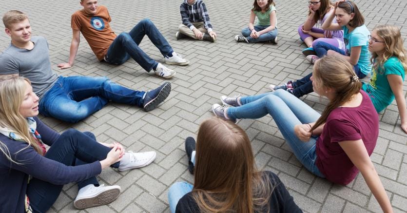 Lavoro, un giovane su tre “boccia” l’istruzione perché non dà competenze