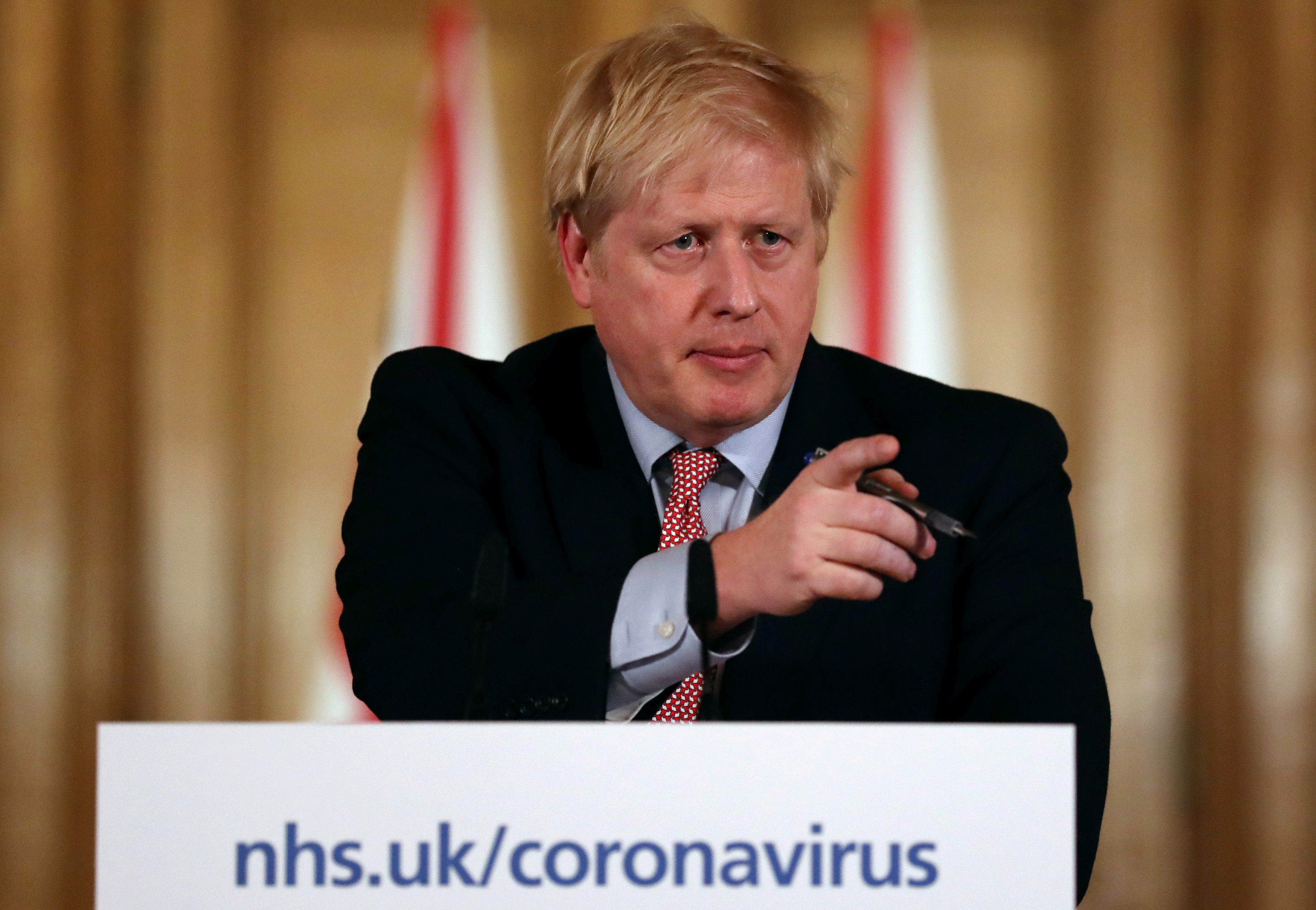 Gb, Johnson fa dietro-front “Multe e carcere per chi rifiuta la quarantena”
