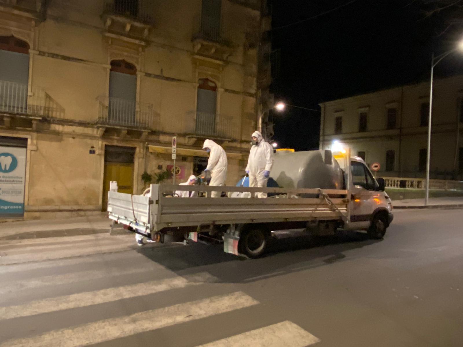 Coronavirus, continuano gli interventi di sanificazione a Caltagirone