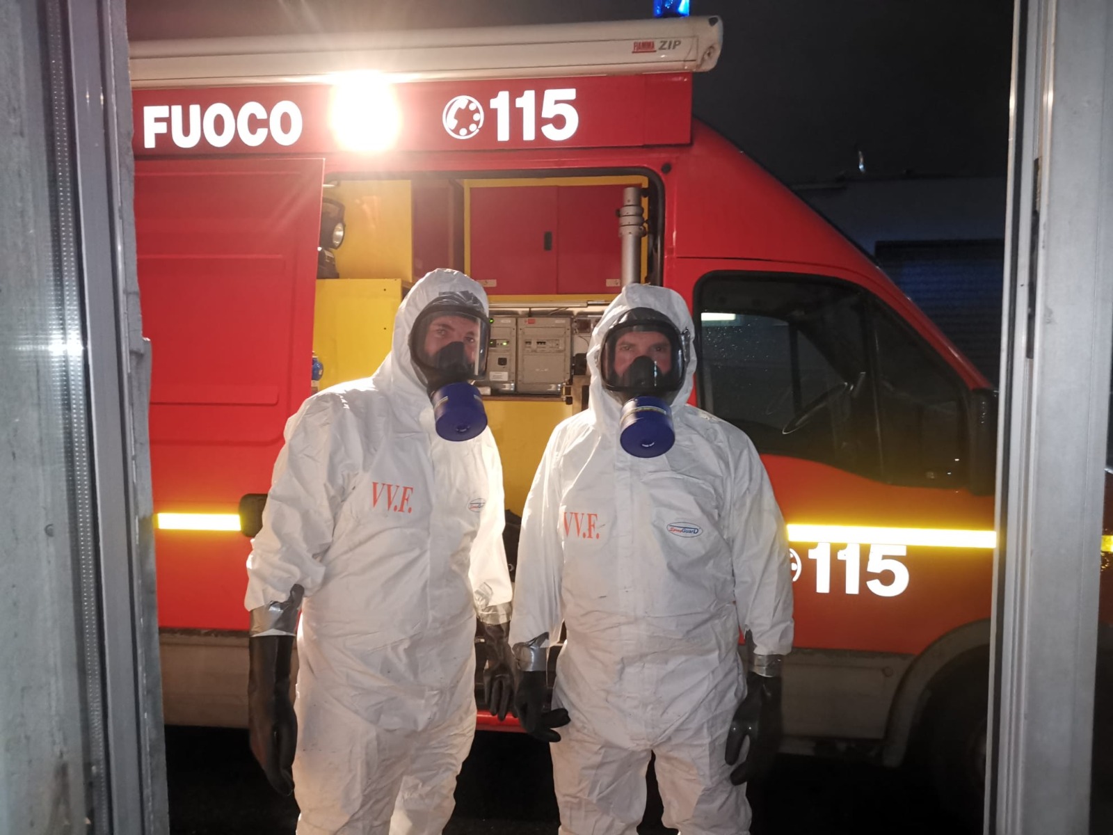 Vigili del fuoco senza mascherine, tredici in quarantena
