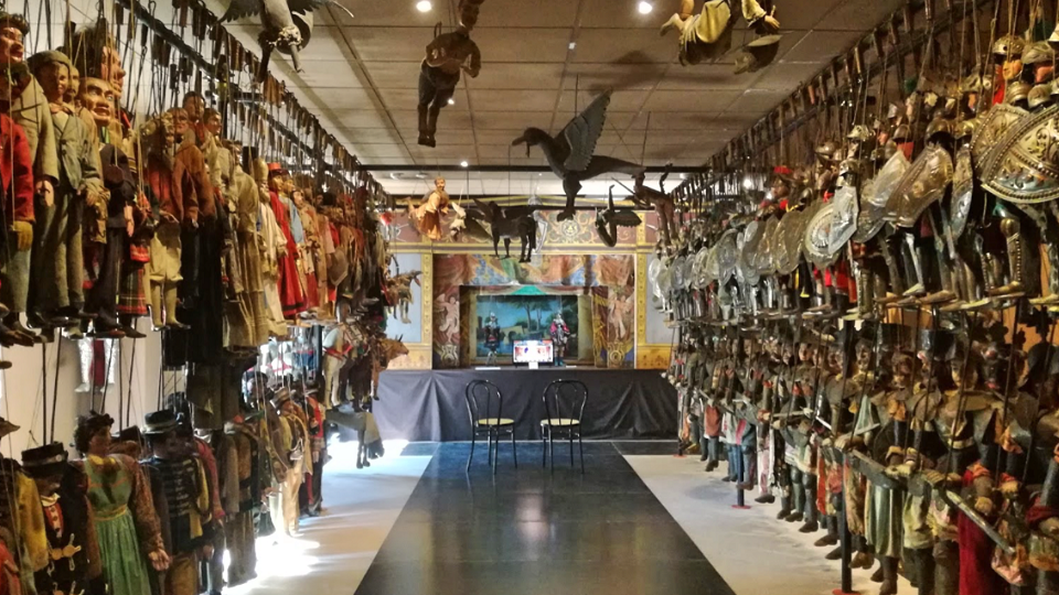 Viaggio tra le tradizioni popolari senza uscire di casa Viaggio tra le tradizioni popolari senza uscire di casa