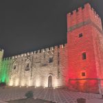 Castello di Alcamo illuminato con i colori del tricolore
