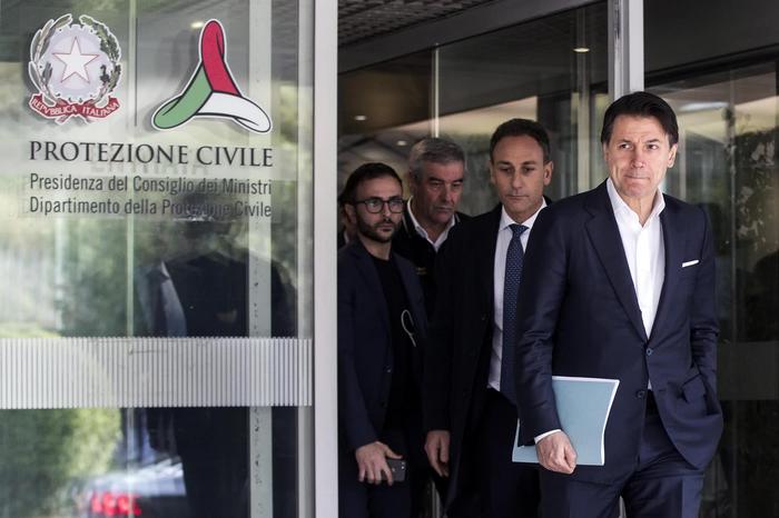 Coronavirus, varato il testo del decreto Conte, oggi al Colle per la firma del presidente Mattarella