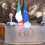 Coronavirus, trentamila morti nel mondo. Un terzo in Italia, che destina fondi ai suoi poveri