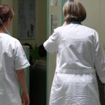 Aggrediti in media 13 infermieri al giorno, per lo più donne