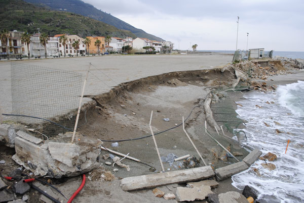 Erosione, da Regione piano  per proteggere le coste