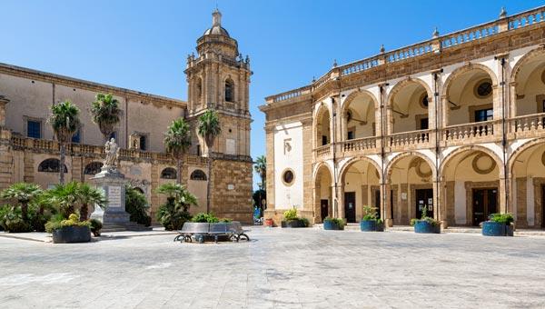 Coronavirus, a Mazara del Vallo stop ai funerali in chiesa Coronavirus, a Mazara del Vallo stop ai funerali in chiesa