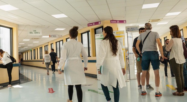 Coronavirus, in Sicilia 379 casi, “Chi può si metta a disposizione”