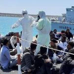 Pozzallo, nuovi sbarchi, migrante positivo al Covid19