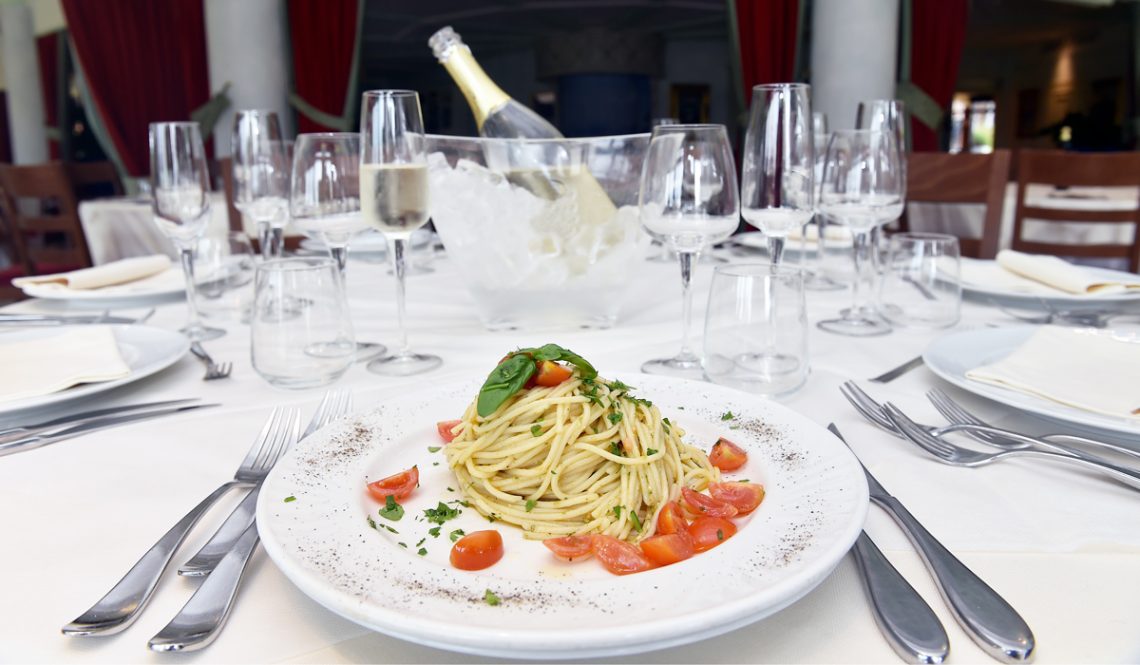 Una gift card da spendere nei ristoranti appena riapriranno