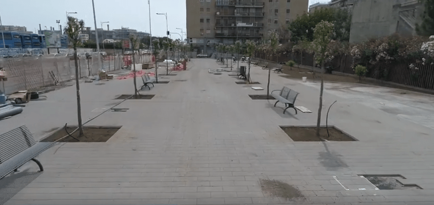 Catania, Corso Martiri, avanti a piccoli passi