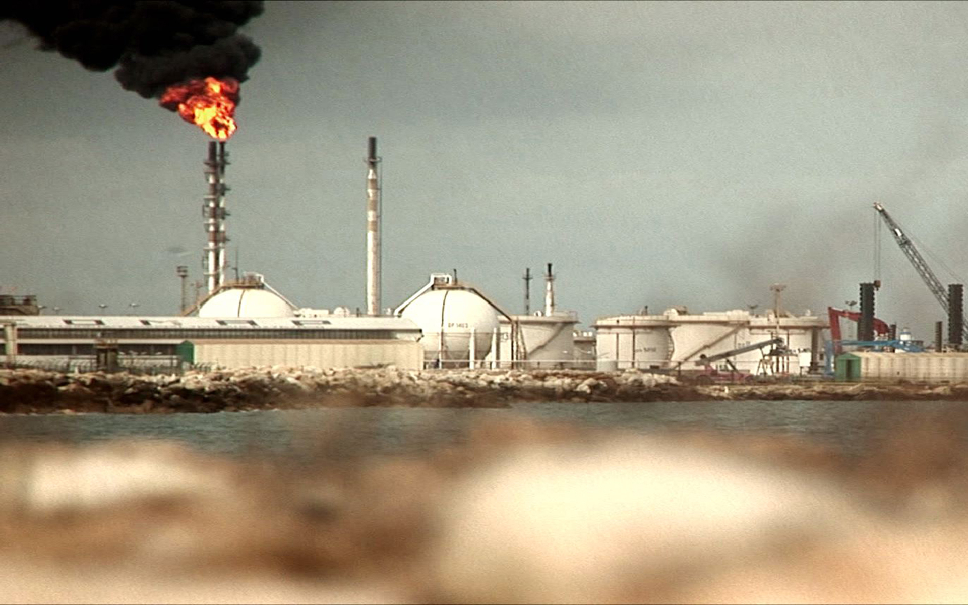 Ad Augusta Pasquetta con i miasmi delle industrie