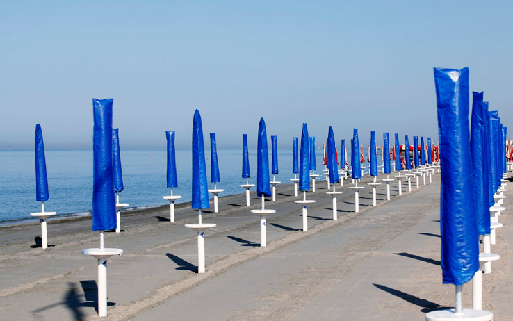 “Turismo massacrato”, ripartire a giugno o morire. Rischiano di andare in fumo tre miliardi