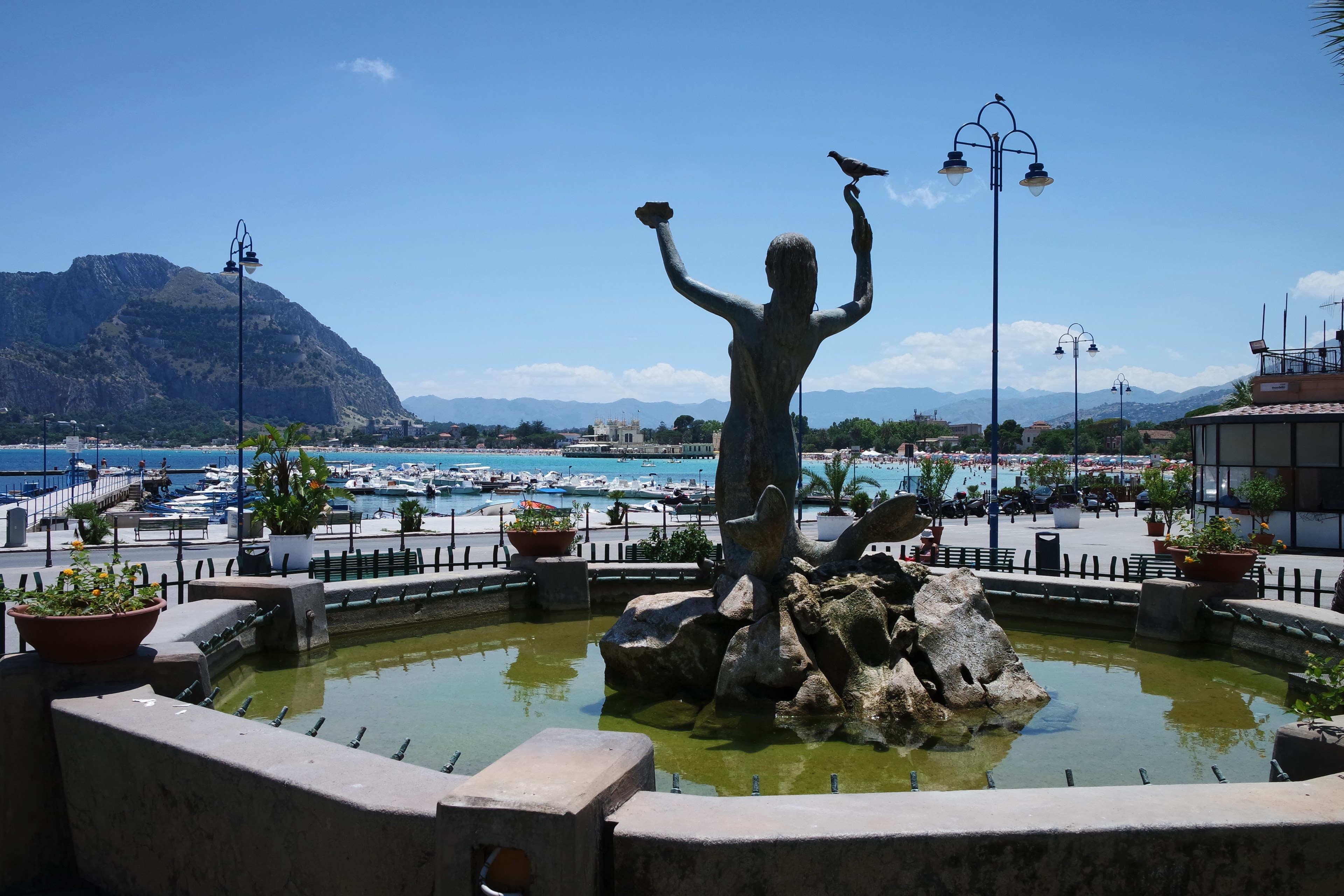 Palermo, rinasce la piazza centrale di Mondello Palermo, rinasce la piazza centrale di Mondello