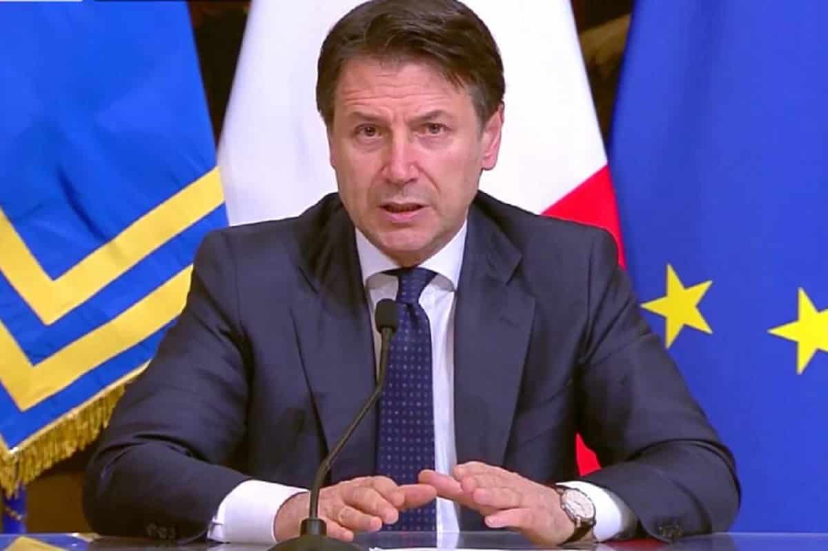 Fase 2, Conte e il decreto che scontenta tutti Fase 2, Conte e il decreto che scontenta tutti