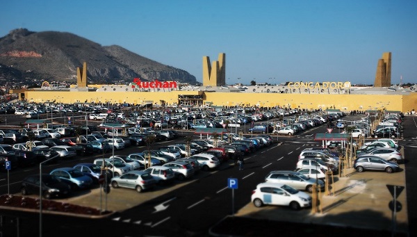 Grandi centri commerciali, la caduta dei giganti. Per i piccoli negozi il Covid è un’opportunità