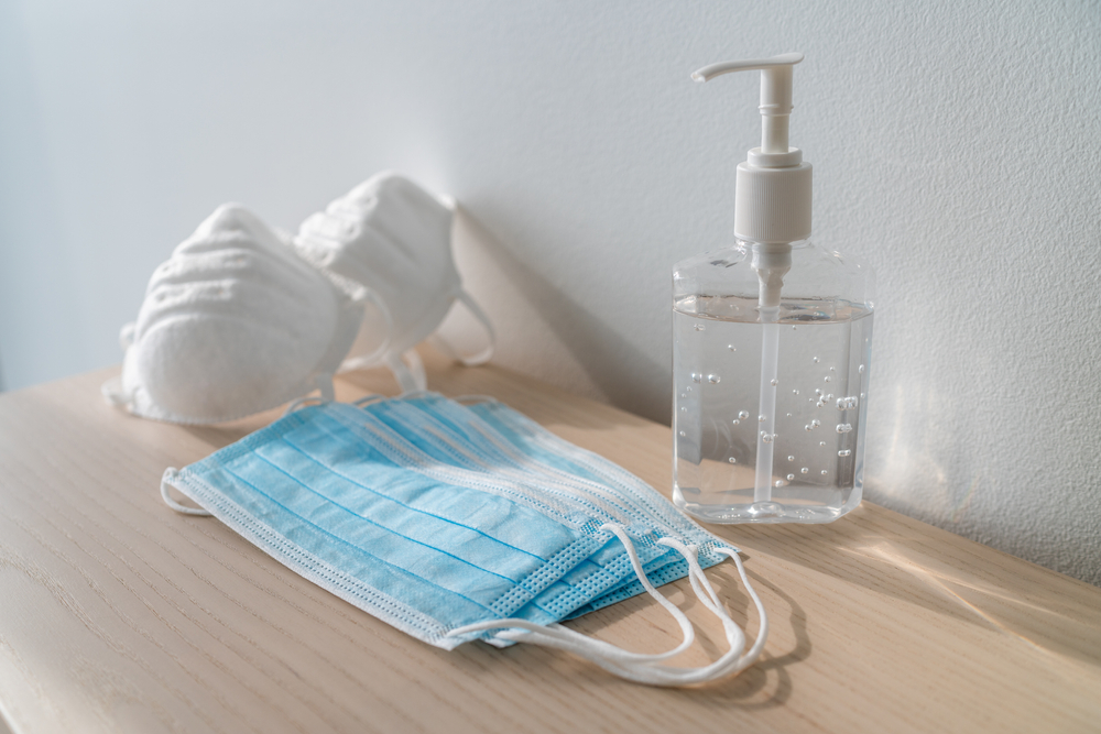 Coronavirus, attenti al fai da te per sterilizzarle le mascherine Coronavirus, attenti al fai da te per sterilizzarle le mascherine