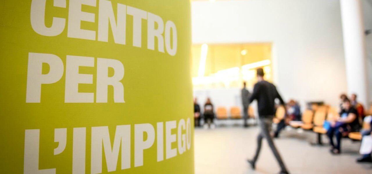 Reddito di cittadinanza, in Sicilia in quindicimila hanno trovato un posto