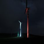 A Caltavuturo (Pa) aerogeneratori illuminati con il tricolore