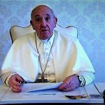 Papa Francesco, messaggio contro la guerra: “Fermatevi”