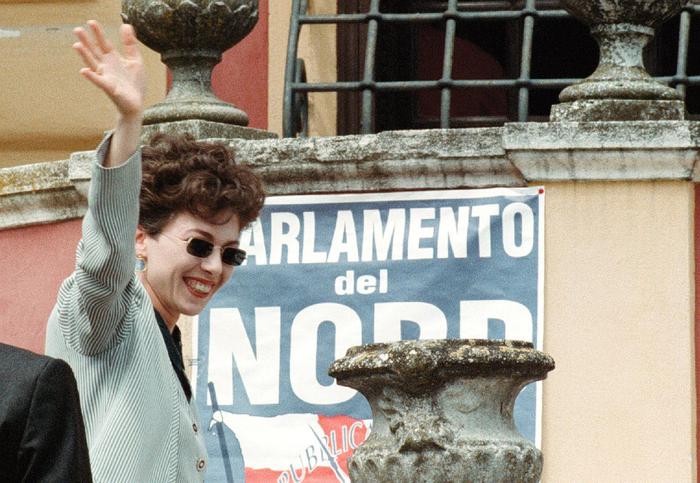 Mascherine, finisce sotto inchiesta anche Irene Pivetti